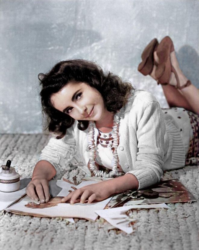 colorized picture of film actress elizabeth